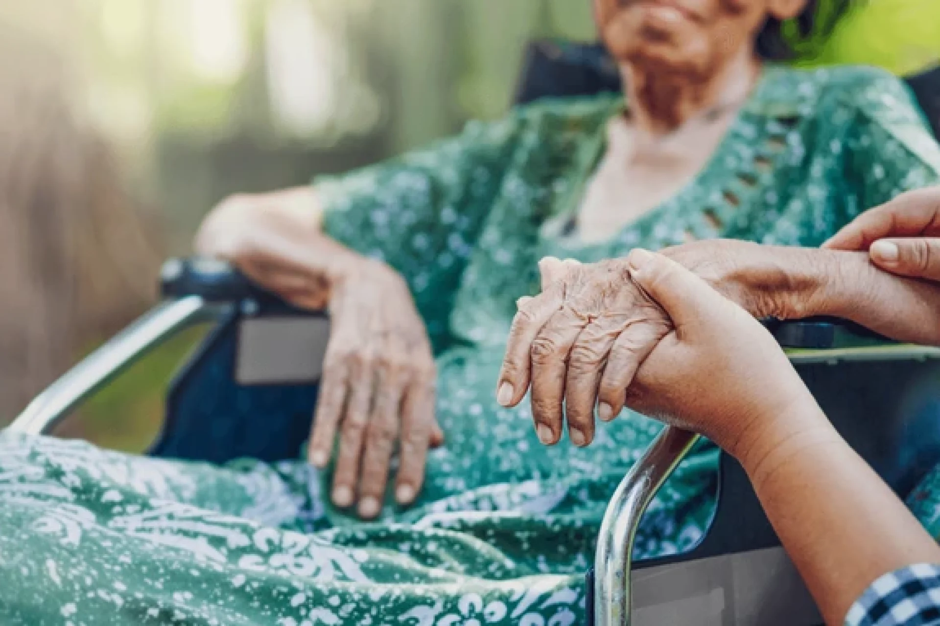 elderly-asian-woman-on-wheelchair-600nw-1551346592 elderly-asian-woman-on-wheelchair-600nw-1551346592